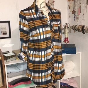 😍Teal and gold plaid top. Size M